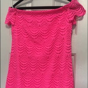 XS Lilly Pulitzer Jade dress in Pink Tropics. Scalloped shell Lace.
